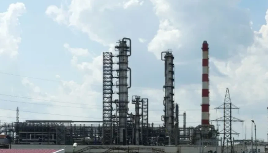 Наслідки пожежі на Рязанському НПЗ «Роснафти» після удару дронів 6 вересня 2026 року