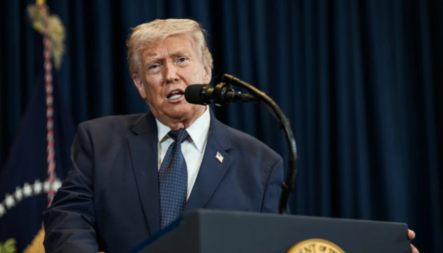Дональд Трамп біля Білого дому
