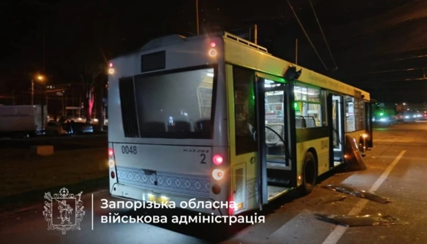 Пошкоджені могили та розбиті пам'ятники на кладовищі у Рівному